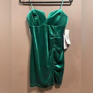 New nwt  medium emerald sundae Elegant Velvet Dress scrunched butt cocktail